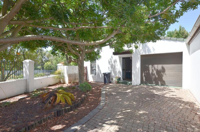 3 Bedroom Property for Sale in Vergesig Western Cape